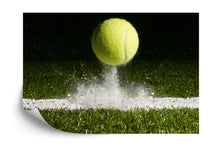 Lade das Bild in den Galerie-Viewer, Fototapete Tennisball Auf Der Linie
