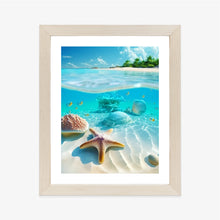 Lade das Bild in den Galerie-Viewer, Poster Seesternschalen Und Fische Im Kristallklaren Meer Rahmen Holz Mit Passepartout Farbe Natürlich
