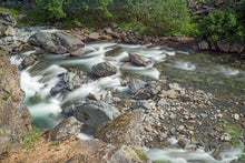 Lade das Bild in den Galerie-Viewer, Fototapete FLUSS WASSERFALL Tapete Wandtattoo Wandbild selbstklebend  WA25
