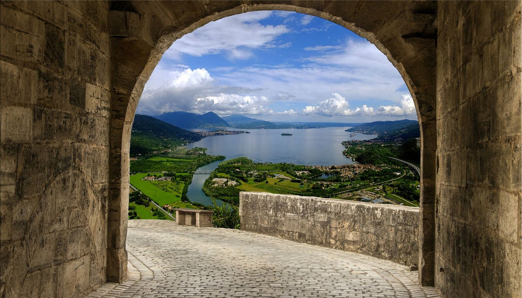 Wandbild Lago-Maggiore Fototapete Poster Tor See Landschaft Natur Urlaub WA713LI