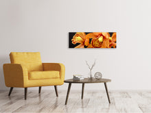 Lade das Bild in den Galerie-Viewer, Leinwandbild Panorama Orchideen mit orangen Blüten
