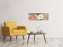 Lade das Bild in den Galerie-Viewer, Leinwandbild Panorama Blume in der Wand

