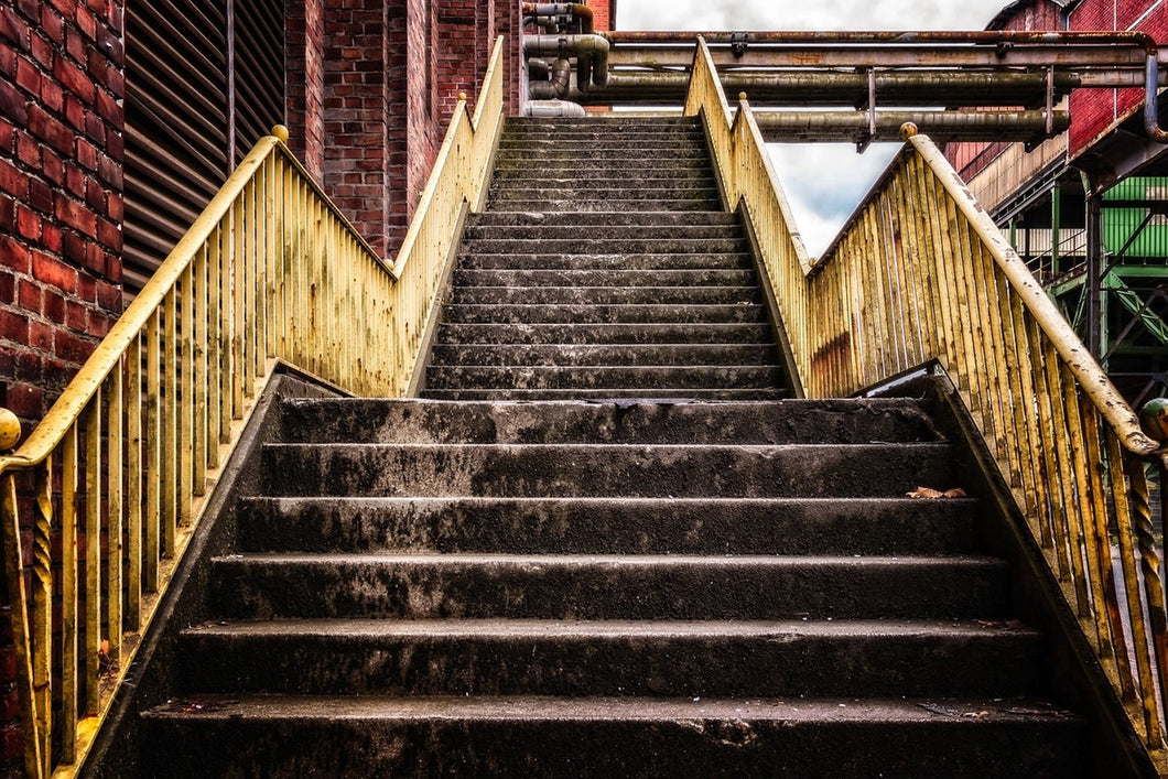 Fototapete Fabrik-Treppe