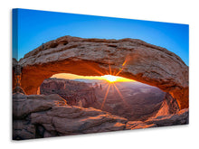 Lade das Bild in den Galerie-Viewer, Leinwandbild Sonnenuntergang am Mesa Arch
