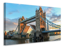 Lade das Bild in den Galerie-Viewer, Leinwandbild Tower Bridge in der Abenddämmerung

